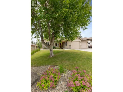 Front Lawn at 12633 Driftwood Court, Lake Country North West