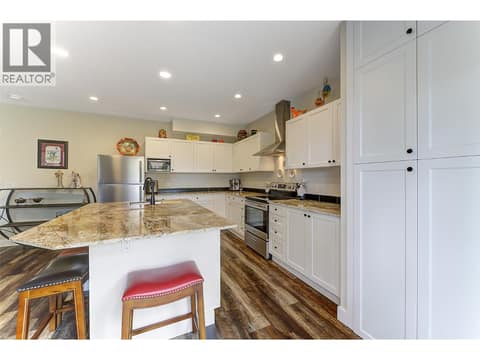 Suite Kitchen at 12633 Driftwood Court, Lake Country North West
