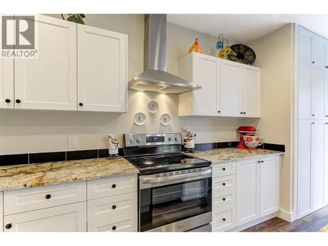 Suite Kitchen at 12633 Driftwood Court, Lake Country North West
