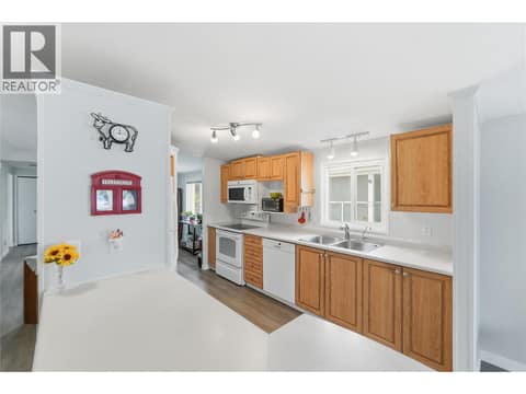 Kitchen at 1850 Shannon Lake Road Unit# 73, Shannon Lake, West Kelowna