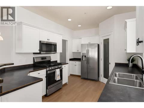 Photo 13 of 153 Mashie Crescent, Predator Ridge, Vernon