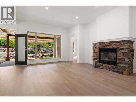 Photo 9 of 153 Mashie Crescent, Predator Ridge, Vernon