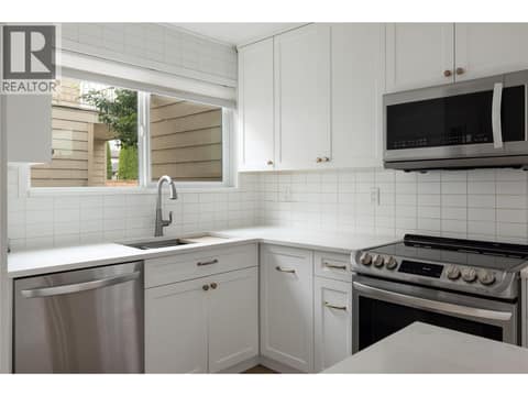 Photo 7 of 5300 25 Avenue Unit# 20, Okanagan Landing, Vernon