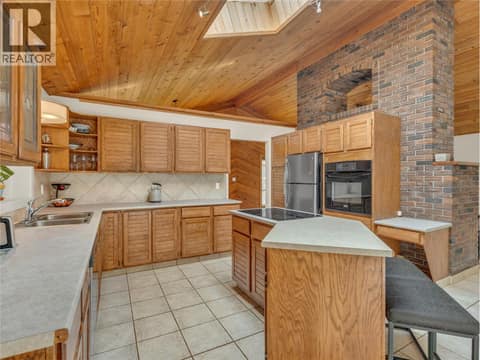 Photo 10 of 157 ADAMS Crescent, Columbia/Duncan, Penticton
