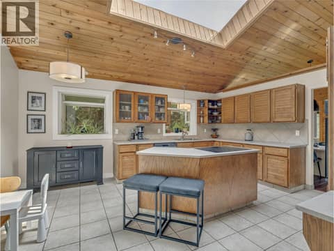 Photo 9 of 157 ADAMS Crescent, Columbia/Duncan, Penticton