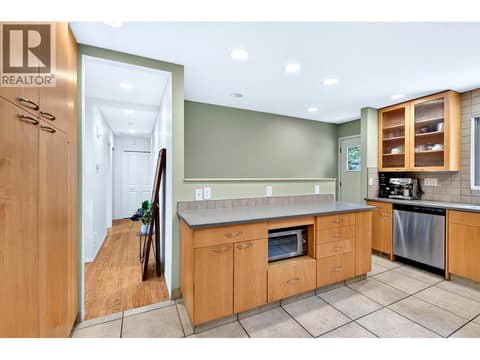 Photo 10 of 233 MONMOUTH Drive, Sahali, Kamloops