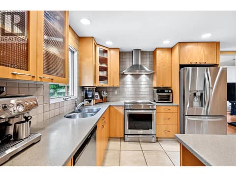 Photo 13 of 233 MONMOUTH Drive, Sahali, Kamloops