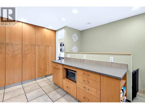 Photo 9 of 233 MONMOUTH Drive, Sahali, Kamloops