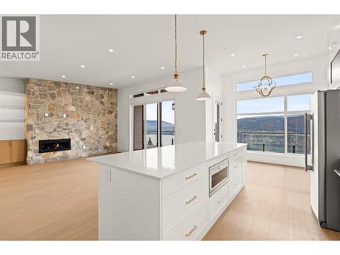 Photo 10 of 8924 Tavistock Road, Adventure Bay, Vernon