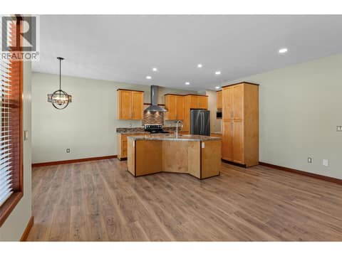 Photo 10 of 750 Firwood Road, Fintry, Kelowna