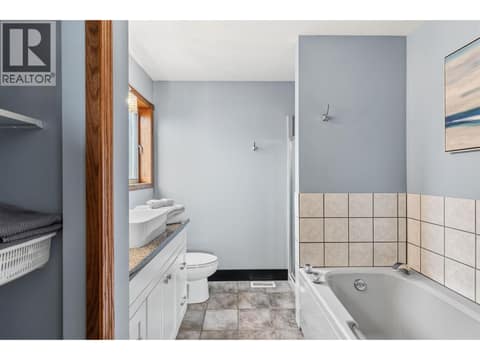 Ensuite bathroom - main suite at 1108 Menu Road, Lakeview Heights, West Kelowna
