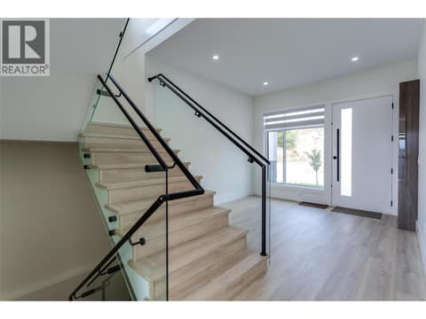 Photo 18 of 1136 Hume Avenue, Black Mountain, Kelowna