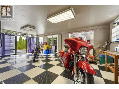 Main home - Workshop at 3304 Sidney Crescent, Armstrong/ Spall., Spallumcheen