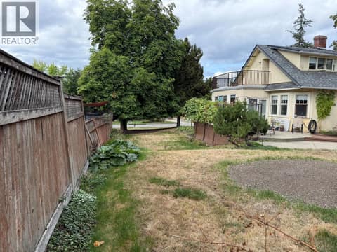 Photo 8 of 3201S 19 Street, East Hill, Vernon