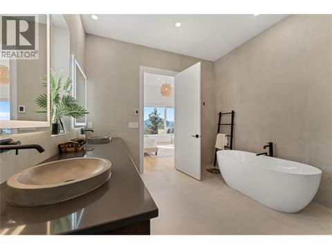 Photo 19 of 2703 HAWTHORN Drive, Wiltse/Valleyview, Penticton