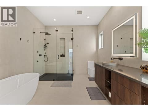 Photo 20 of 2703 HAWTHORN Drive, Wiltse/Valleyview, Penticton