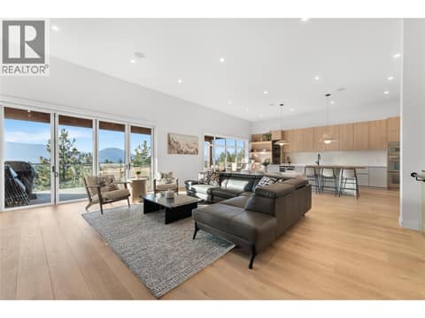 Photo 9 of 2703 HAWTHORN Drive, Wiltse/Valleyview, Penticton
