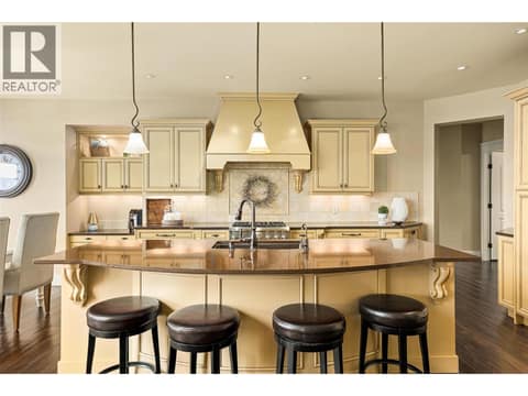 Photo 14 of 2583 Lucinde Road, Lakeview Heights, West Kelowna