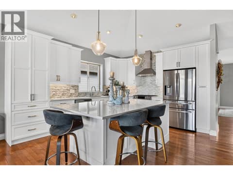 Photo 10 of 871 Kuipers Crescent, Upper Mission, Kelowna