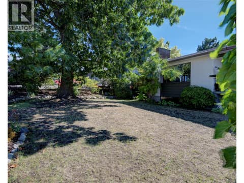 Beautiful landscaped front yard at 5894 Dedecker West Road, North BX, Vernon