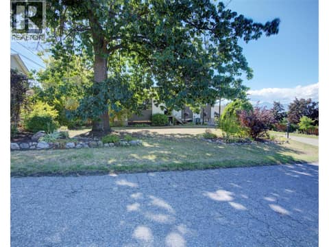 Side yard of home at 5894 Dedecker West Road, North BX, Vernon