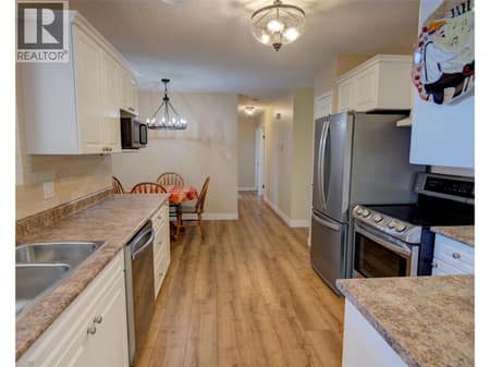 Updated kitchen at 5894 Dedecker West Road, North BX, Vernon