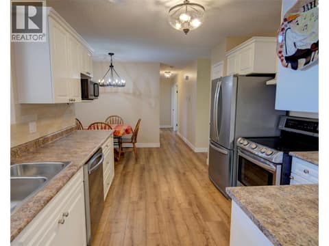 Updated kitchen at 5894 Dedecker West Road, North BX, Vernon