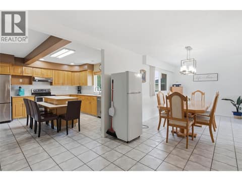 Photo 10 of 908 RENFREW Avenue, North Kamloops