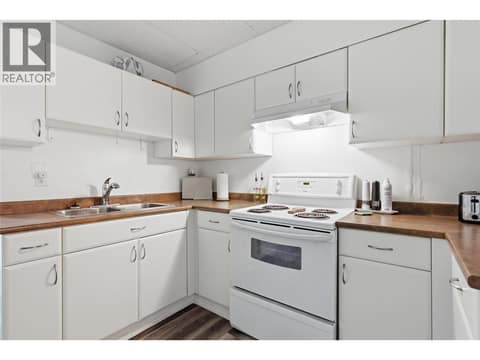 Photo 32 of 908 RENFREW Avenue, North Kamloops