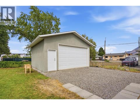 Photo 40 of 908 RENFREW Avenue, North Kamloops