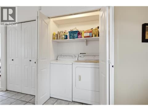 Photo 9 of 908 RENFREW Avenue, North Kamloops