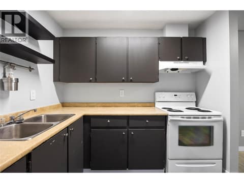 Photo 14 of 1221 HUGH ALLAN Drive Unit# 2, Aberdeen, Kamloops