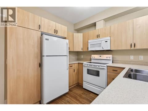 Photo 4 of 755 MAYFAIR Street Unit# 300, Brocklehurst, Kamloops