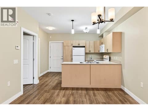 Photo 6 of 755 MAYFAIR Street Unit# 300, Brocklehurst, Kamloops