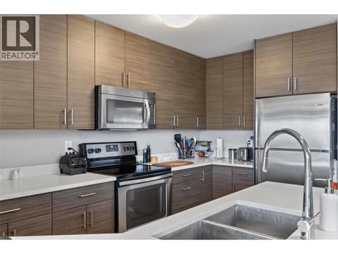 Photo 4 of 1200 HARRISON Place Unit# 204, Aberdeen, Kamloops