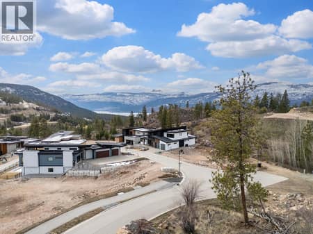 Photo 6 of 188 Wildsong Crescent, Predator Ridge, Vernon