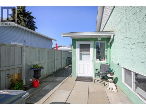 Photo 3 of 1088 WINDBREAK Street, Brocklehurst, Kamloops