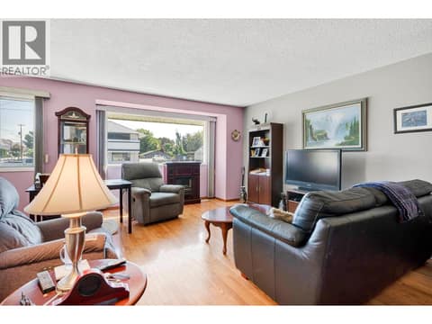 Photo 7 of 1088 WINDBREAK Street, Brocklehurst, Kamloops