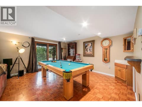 Rec Room with Sink at 771 Cassiar Court, Dilworth Mountain, Kelowna