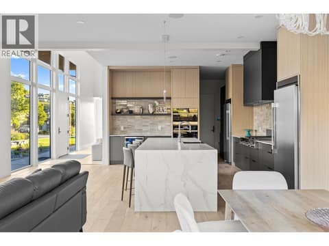 Large island for entertaining at 4983 Bucktail Lane, Upper Mission, Kelowna