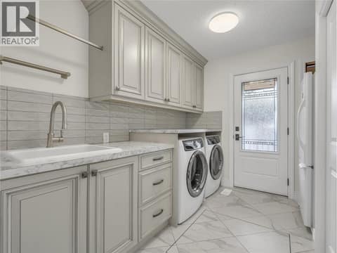 Photo 27 of 146 YORKTON Avenue, Main South, Penticton