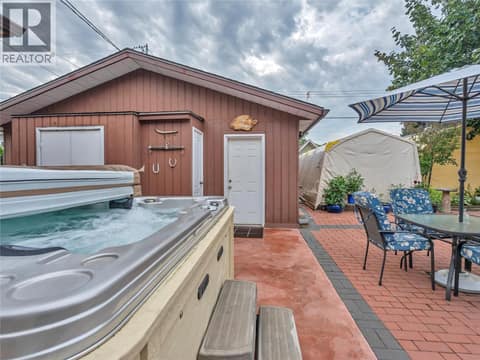 Photo 32 of 146 YORKTON Avenue, Main South, Penticton
