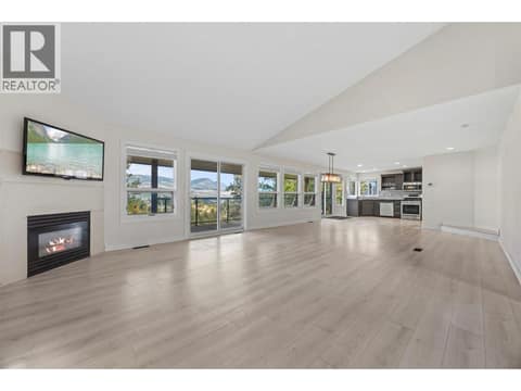 Photo 5 of 2308 Lillooet Crescent, Dilworth Mountain, Kelowna