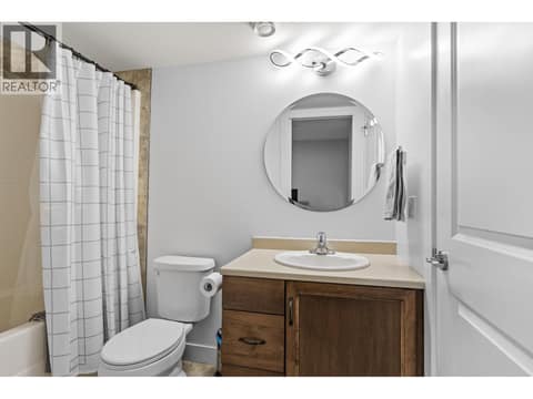 Downstairs cheater ensuite at 225 Glen Park Drive Unit# 20, North Glenmore, Kelowna