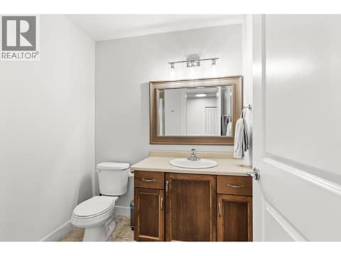 Upstairs bathroom at 225 Glen Park Drive Unit# 20, North Glenmore, Kelowna