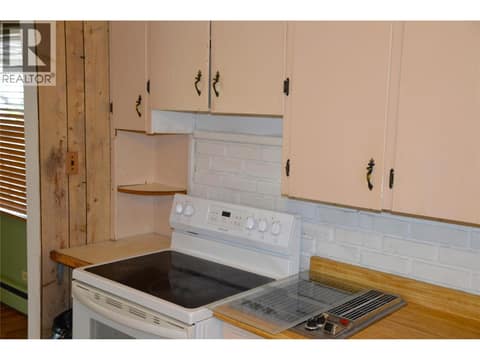Photo 10 of 147 Oak Road, North Kamloops