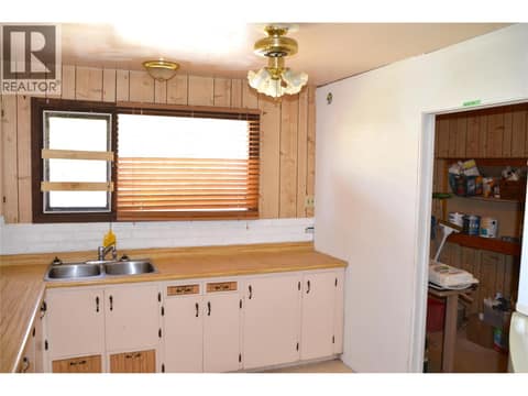 Photo 8 of 147 Oak Road, North Kamloops