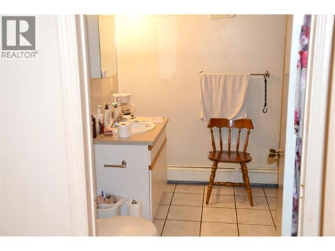 Bath down at 147 Oak Road, North Kamloops