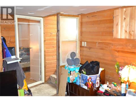 Living down at 147 Oak Road, North Kamloops