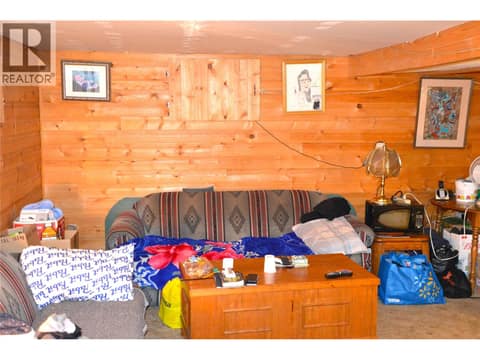 Living down at 147 Oak Road, North Kamloops